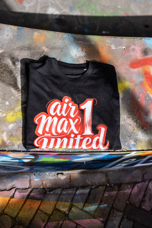 AM1U Black Red Tee